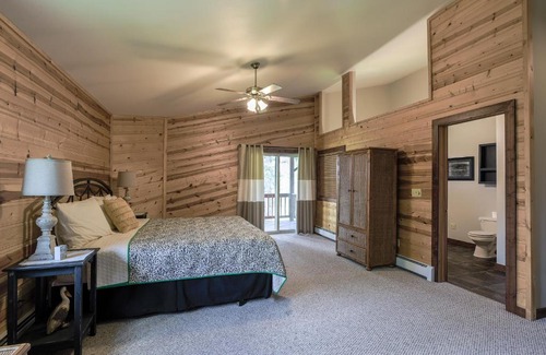 Deadwood House | Black Hills Hideaway Lodge