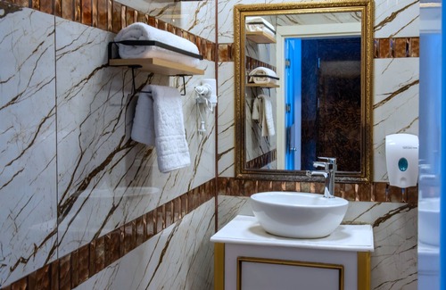 Narlidere Hotel | Black Lotus İzmir