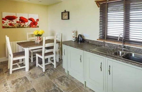 Builth Wells Cottage | BLACK MOUNTAIN VIEW, romantic, with open fire in Llanafan Fawr