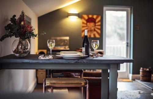 The Vale of Grwyney House | Black Mountains Stylish Hideaway, nr Crickhowell
