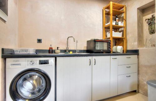 Skala House | Black Olive Cottage Paramonas