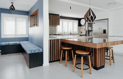 Belongil House | Black on Belongil