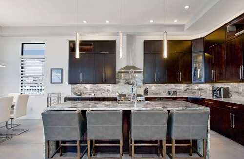 Fort Myers Beach House | Black Pearl Amazing Luxury 5 bedroom Pool Home