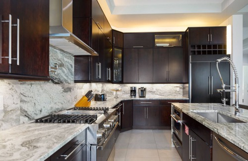 Fort Myers Beach House | Black Pearl Amazing Luxury 5 bedroom Pool Home