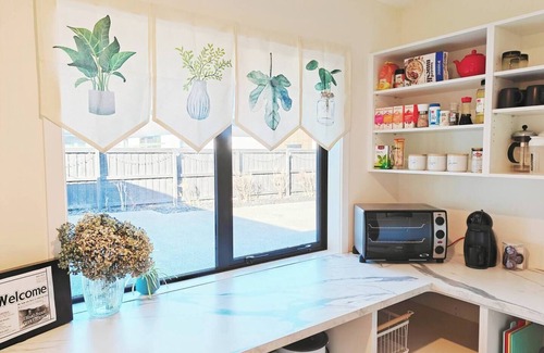Prebbleton House | Black Pearl brand-new designer 4BR House Netflix Sleeps 11
