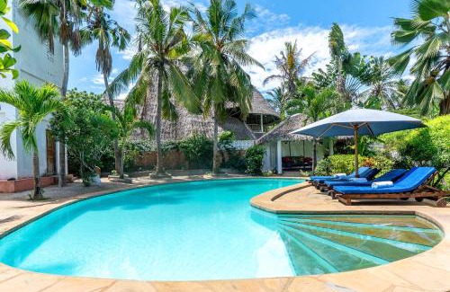 Galu Villa | Black Pearl - Luxury Villa with private pool - near beach