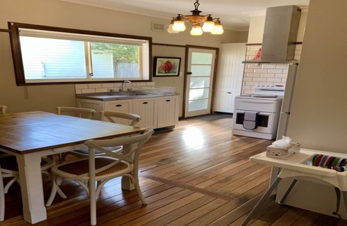 Katoomba Cottage | Black Pine Cottage Katoomba