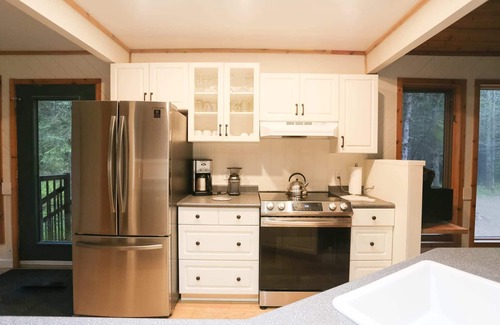 Manitoba Cabin | Black Pine Lodge Summ