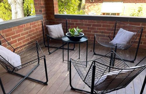 Cowra House | Black Range Cottage Cowra