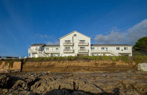 Shelter Cove Hotel | Black Sands Inn