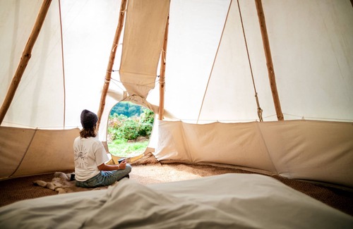 Tintagel Cabin | Black Shanti Tipi 2 with Ocean View