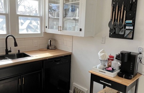 Milwaukee Cottage | Black sheep cottage!nCharming 2-bedroom cottage in peaceful West Allis