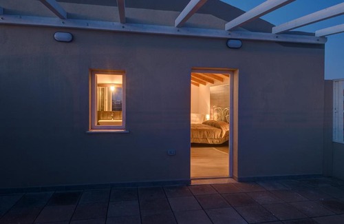 Sestu Apartment | Black Star