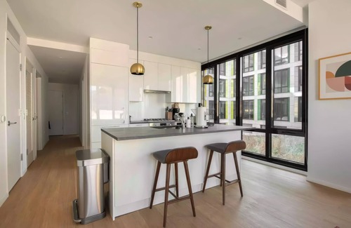 Logan Circle Hotel | BLACK SWAN - Liz DC - Executive Flat