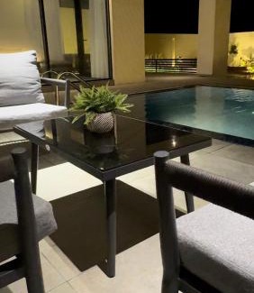 Al Hadd Villa | Black Swan Villa