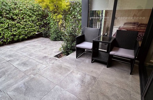 Braddon Apartment | Black & White Delight - 2bd 2bth