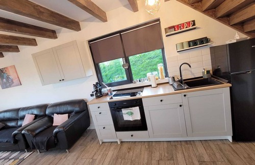 Marisel Cabin | Black wood Cabin near to ski resort with fantastic mountain view