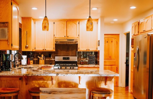 Graton House | Blackberry Cottage located next to Wineberry Lodge