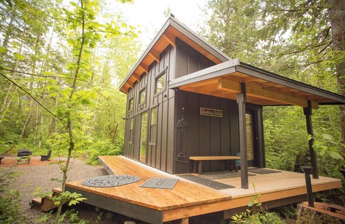 Gold Bar Cabin | Blackberry Hollow ~ Luxury Off-Grid Glamping Near Gold Bar, WA