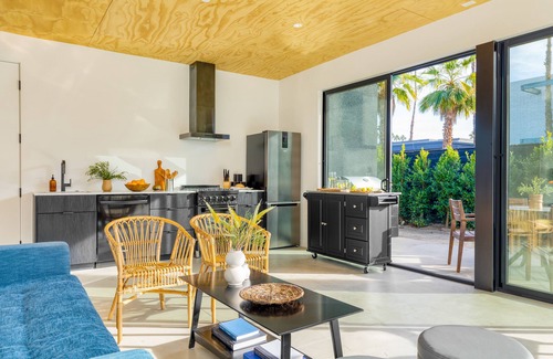 Downtown Palm Springs Apartment | Blackhaus C: 4 Bedroom Suite by AvantStay | 4-Room Retreat