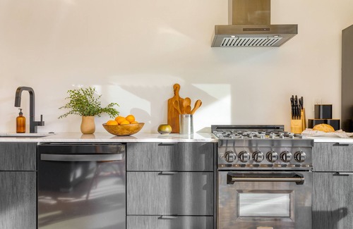 Downtown Palm Springs Apartment | Blackhaus C: 4 Bedroom Suite by AvantStay | 4-Room Retreat