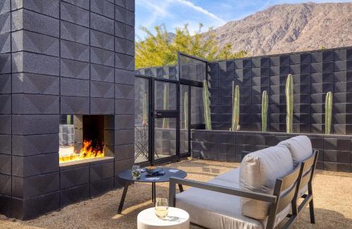 Downtown Palm Springs Apartment | Blackhaus C: 4 Bedroom Suite by AvantStay 4-Room Retreat