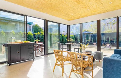 Downtown Palm Springs Apartment | Blackhaus C: 4 Bedroom Suite by AvantStay 4-Room Retreat