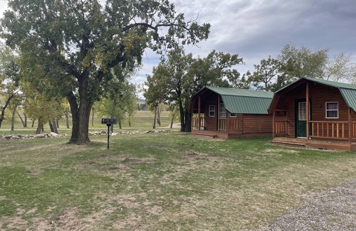 Sturgis Cabin | Blackhills Cabin with 2 Twin Beds in Sturgis, SD. Blocks to Downtown, Close to Deadwood, Spearfish and Mt. Rushmore