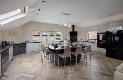 South Shore Villa | Blackpool Pleasure Beach Luxury Villa