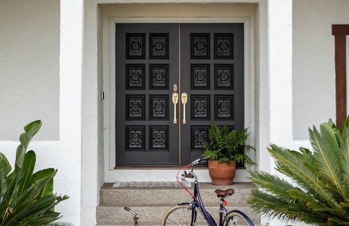 Santa Barbara House | Blackrock Beach House with Private Beach Access