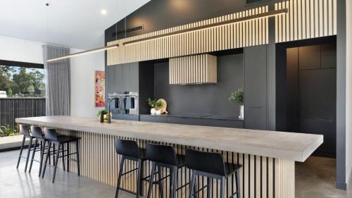 Willow Vale House | Blackwood Manor