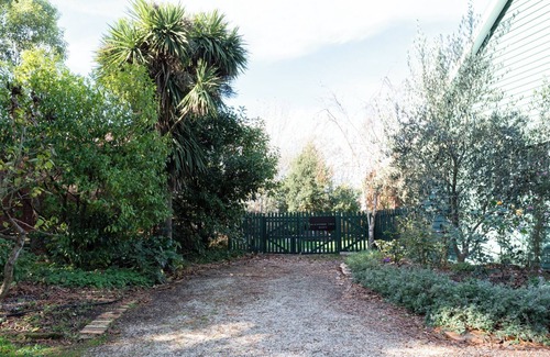 Evandale Apartment | Blackwood Tree Barn Conversion with Parking & Wifi