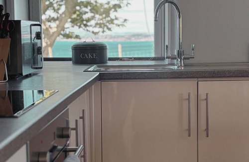 Gigha Cottage | Blaeberry Cottage - sleeps 5 guests in 3 bedrooms