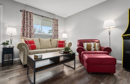 O'Fallon House | Blair's Charming 3 Bedroom House in O'Fallon