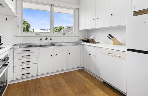 Blairgowrie House | Blairgowrie Beach Bungalow - Pet & Value Stay
