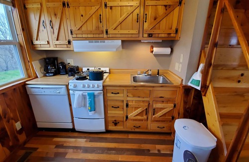 Newnata Cabin | Blanchard Caverns Cabin & 31 Acres on Scenic Hwy 14