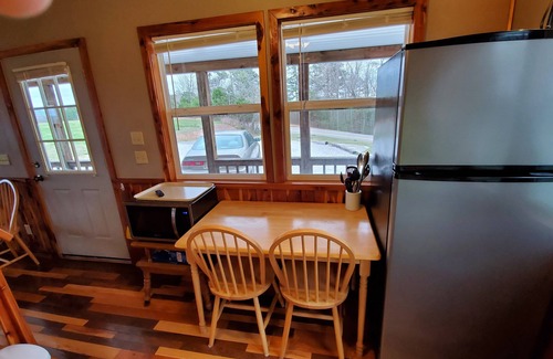 Newnata Cabin | Blanchard Caverns Cabin & 31 Acres on Scenic Hwy 14