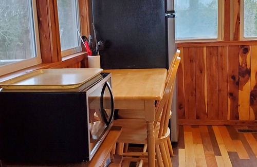 Newnata Cabin | Blanchard Caverns Cabin & 31 Acres on Scenic Hwy 14