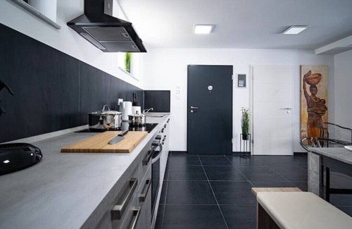 Rhein-Erft-Kreis District Apartment | Blauer Stein Apartments WH6