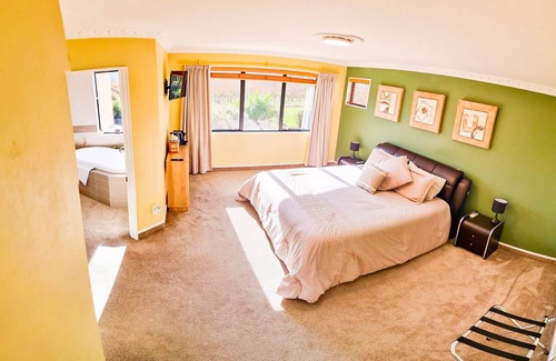 Blenheim House | Blenheim's best kept secret-Exclusive B&B vineyard lodge
