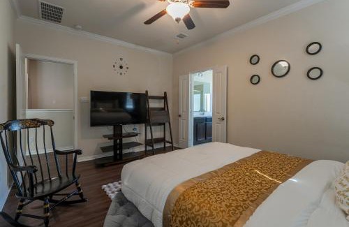 Leander House | Blessed Home in Leander