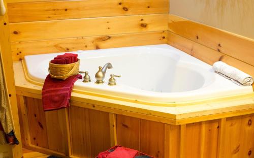 Millersburg Hotel | Blessing Lodge by Amish Country Lodging