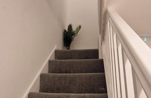 Bletchley House | Bletchley Blissful Retreat - 4 Bedroom House