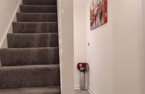 Bletchley House | Bletchley Blissful Retreat - 4 Bedroom House