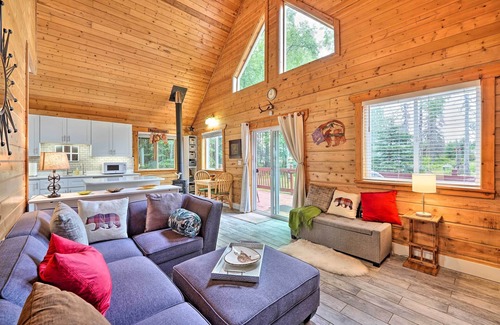Kenai Cabin | Blind Bear Lodge ~ 1 Mile to Kenai River Fishing!