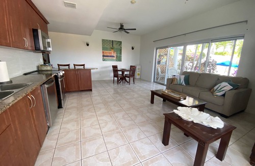 The Bight Condo | Bliss 101: Poolside Condo w/Wraparound Balcony & Ocean View
