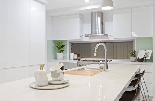 Surfers Paradise Villa | Bliss At Surfers Paradise walk to Surfers!