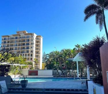 Surfers Paradise Apartment | Bliss By The Ocean beautiful views, walk to beach!