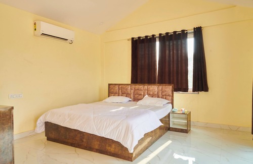 Chevella Hotel | Bliss Farm Stay-IRIS