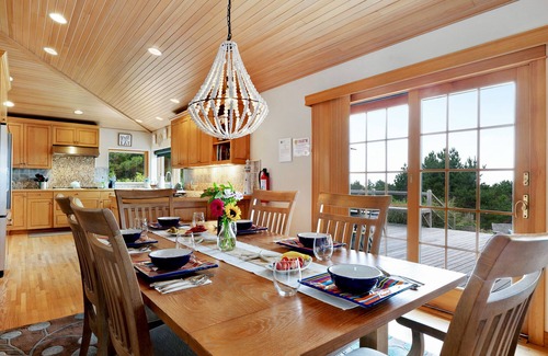Surf Pines House | Bliss:}HotTub~A+OceanViews~Wildlife~FirePit~Cornhole~PingPong~Deck& Yard~DogOK~